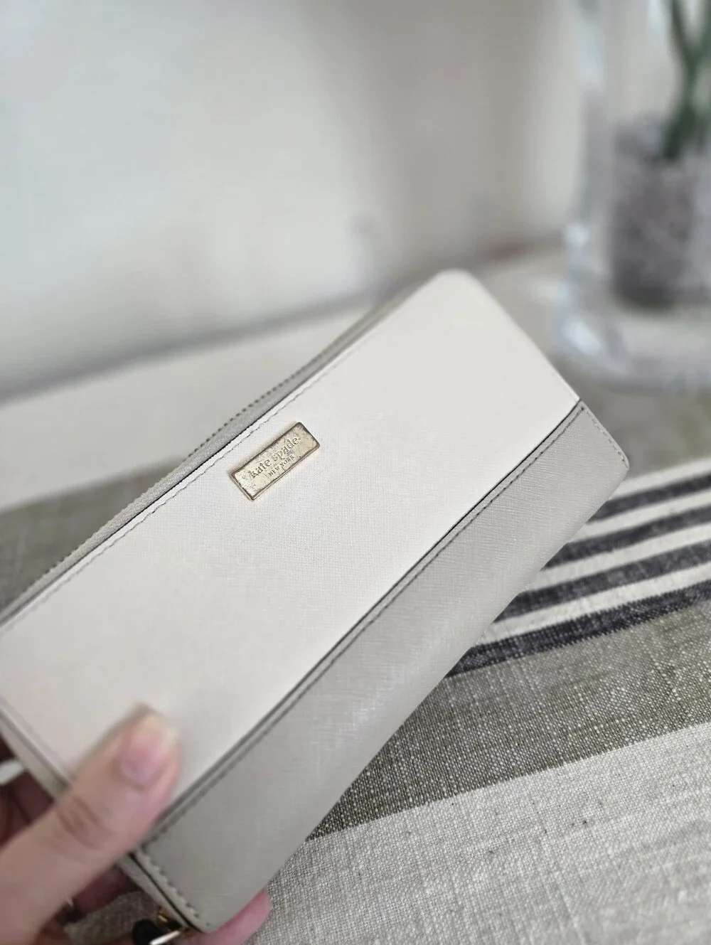 Kate Spade Two-Tone Cream & Light Gray Zip Wallet